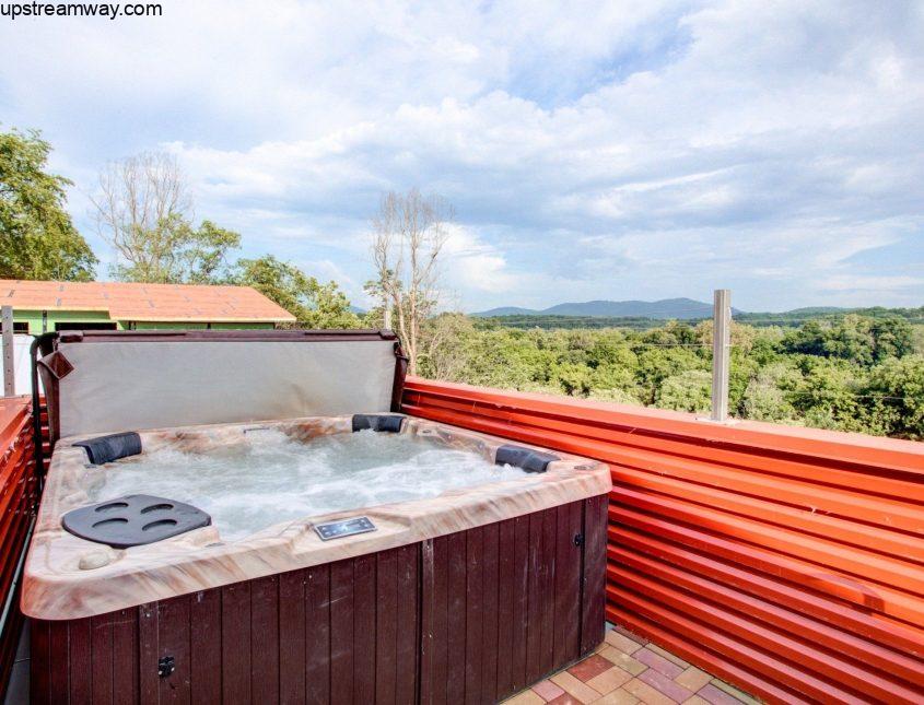 Asheville Riverview Rooftop Hot Tub